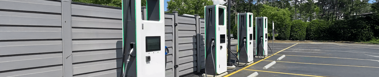 Outdoor touchscreen monitors