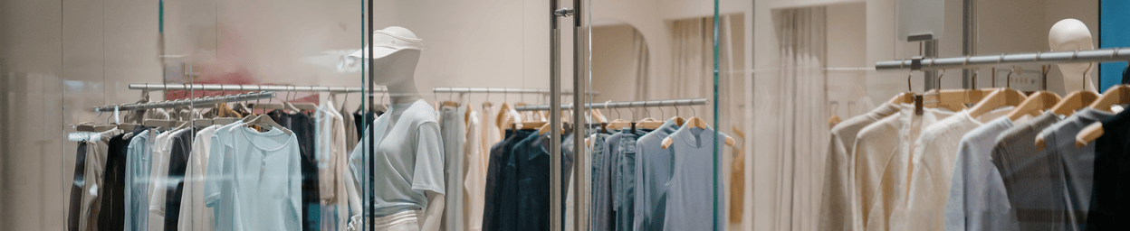 Monitors for retail environments